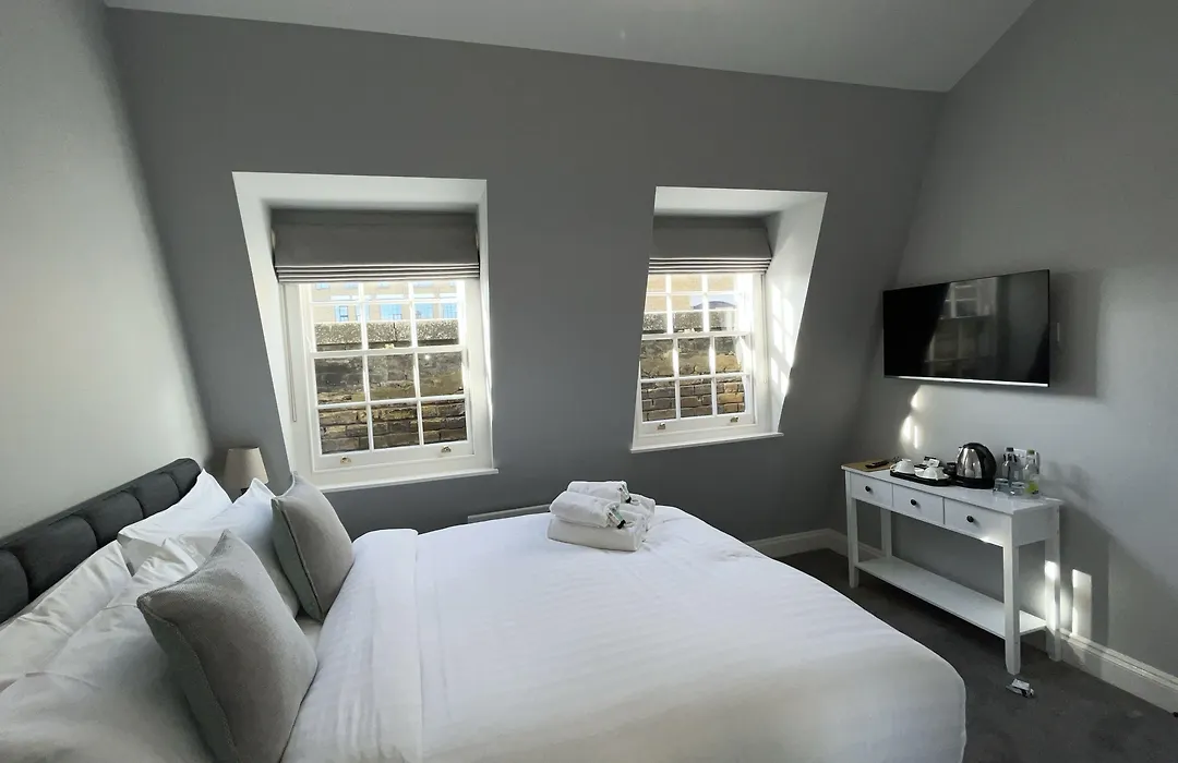 Dockers Inn-1